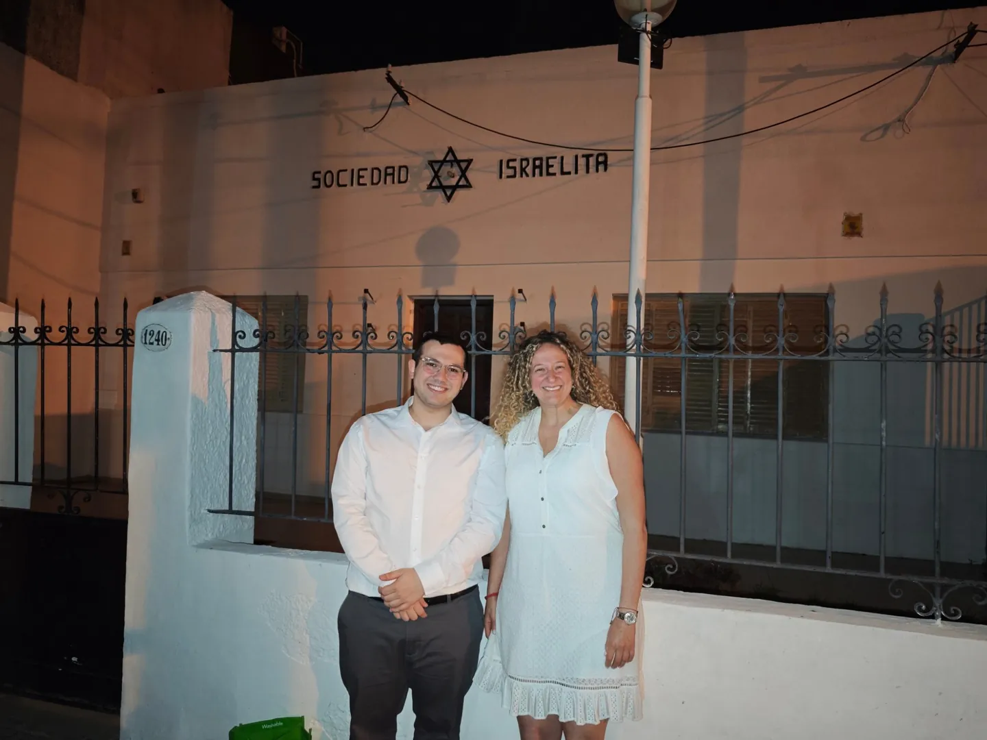 Mati and Bet Fleischer at the door of the Sociedad Israelita